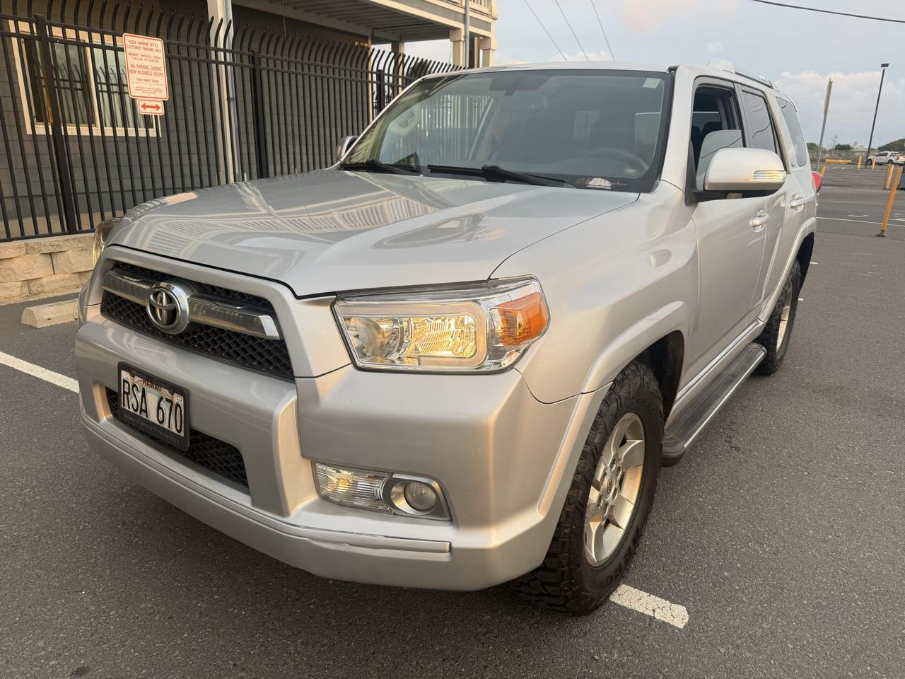 Toyota 4Runner SR5 2WD 2012