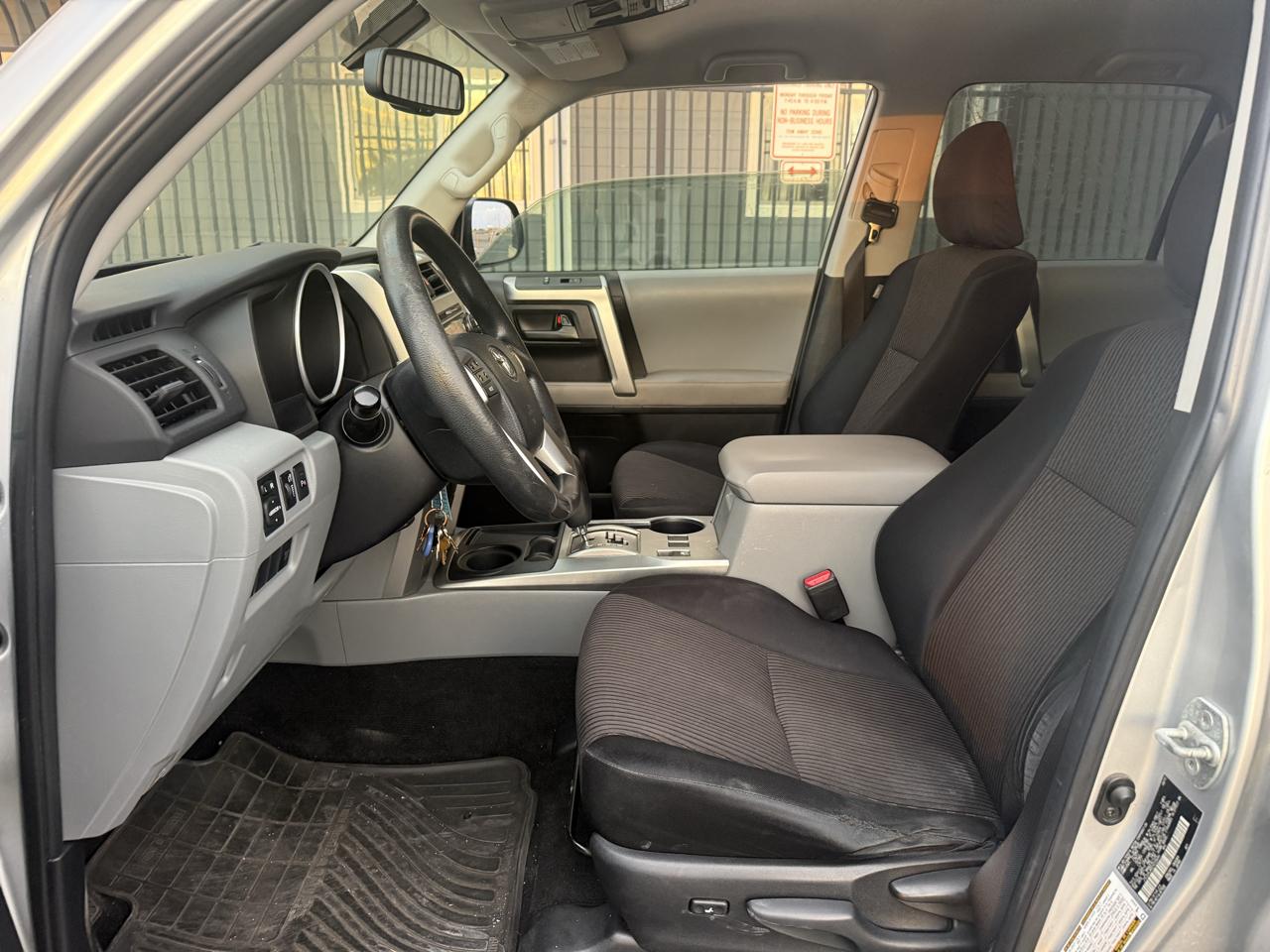 Toyota 4Runner SR5 2WD 2012