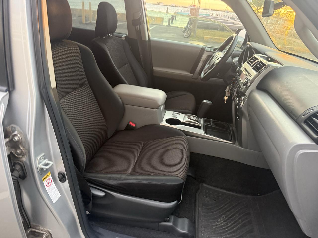 Toyota 4Runner SR5 2WD 2012