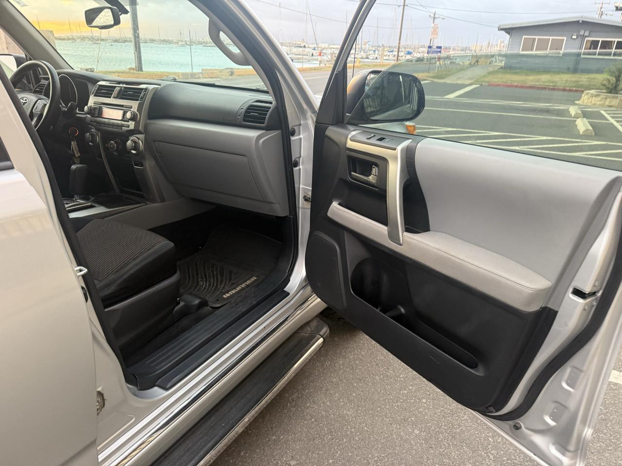 Toyota 4Runner SR5 2WD 2012