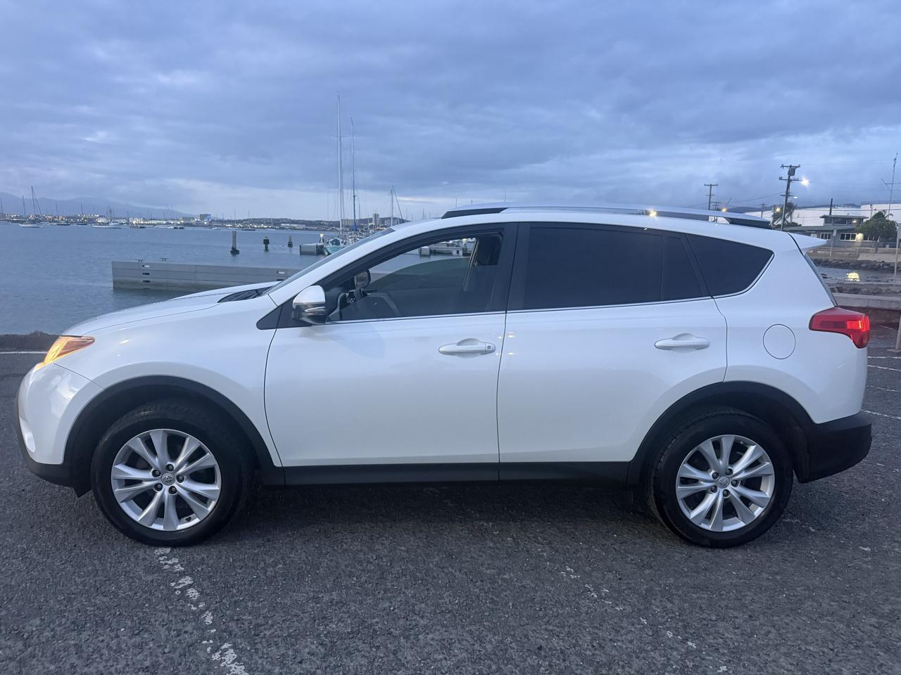 Toyota RAV4 Limited FWD 2013