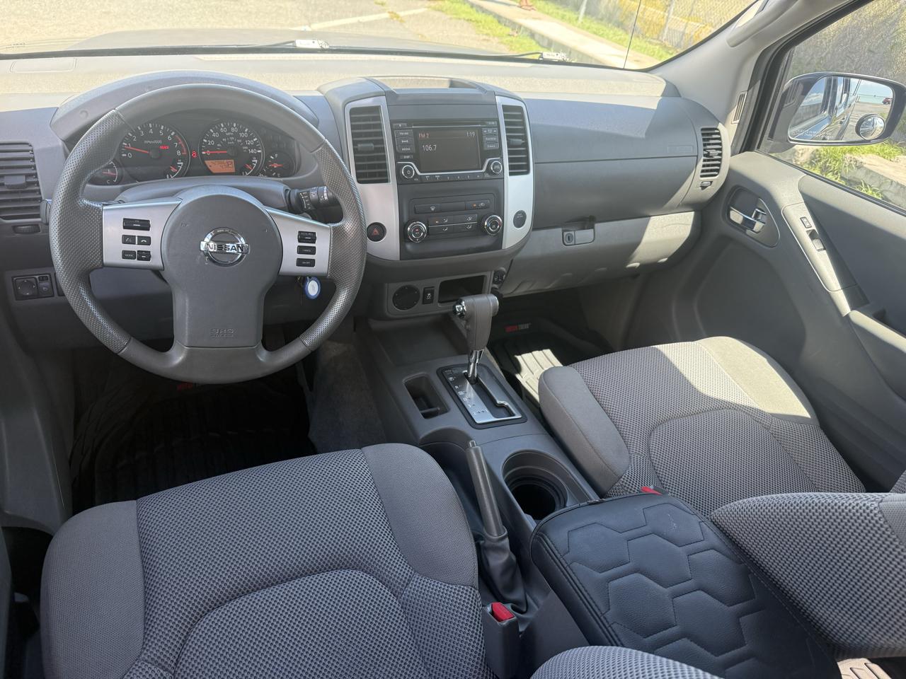 Nissan Frontier SV Crew Cab V6 2017