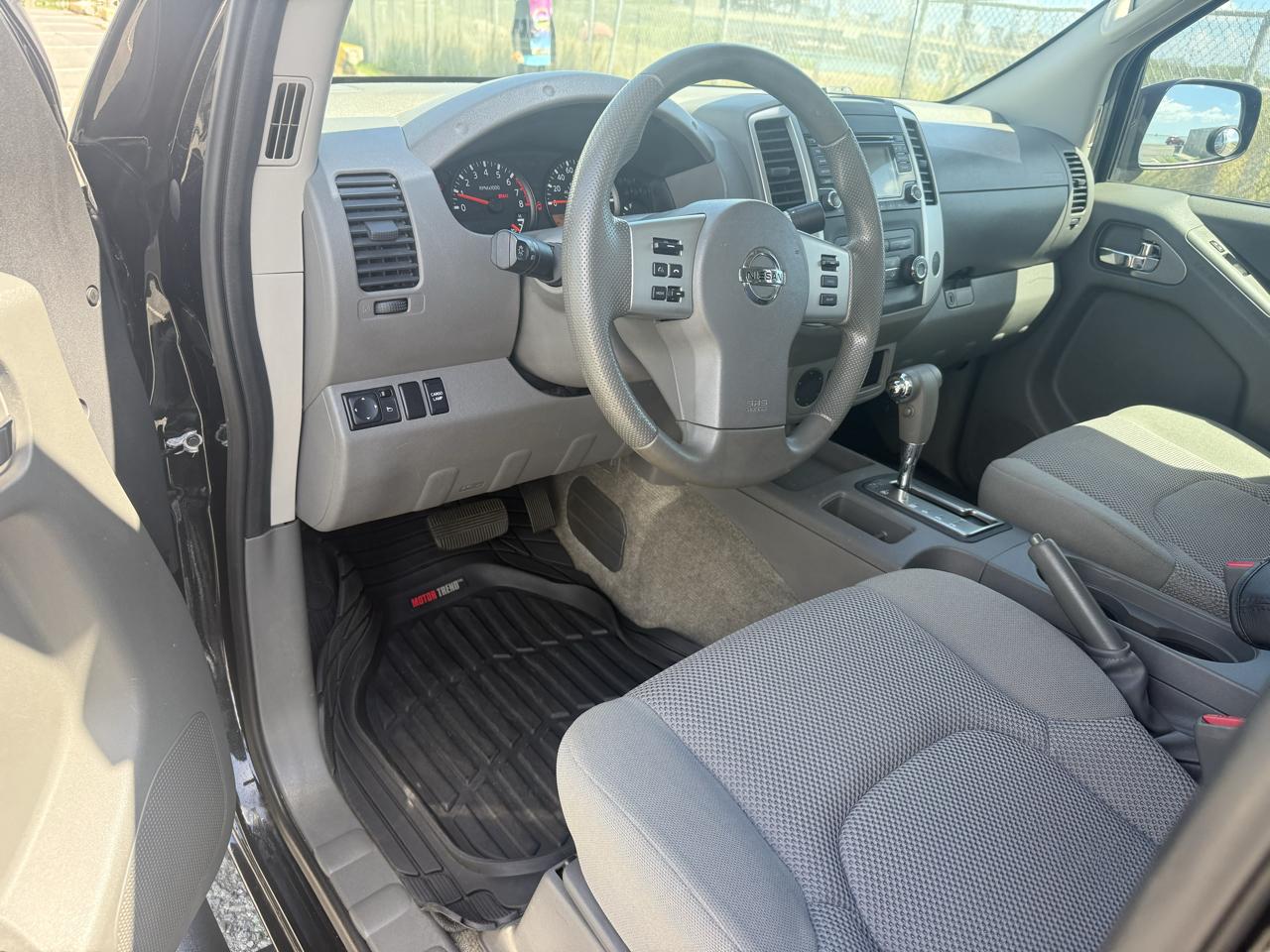Nissan Frontier SV Crew Cab V6 2017