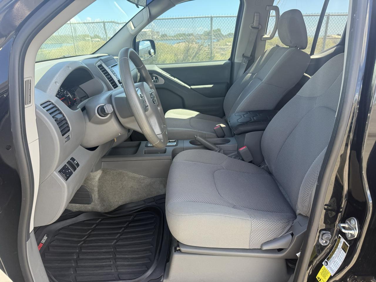 Nissan Frontier SV Crew Cab V6 2017