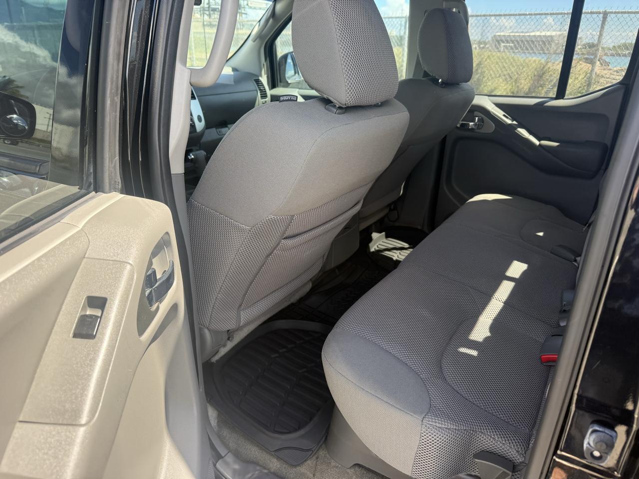 Nissan Frontier SV Crew Cab V6 2017