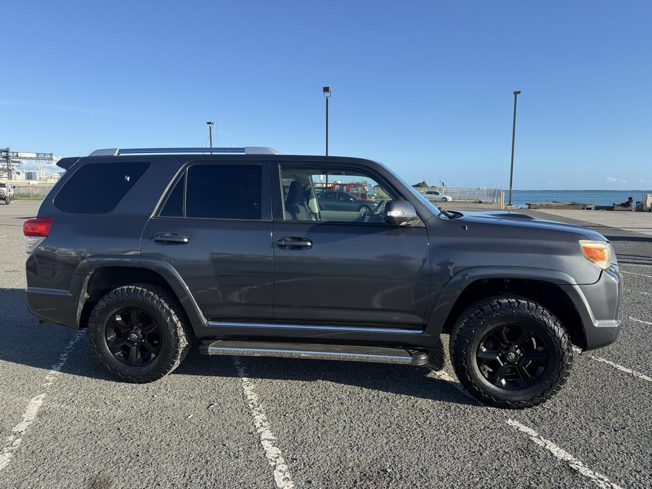 Toyota 4Runner SR5 2WD 2011