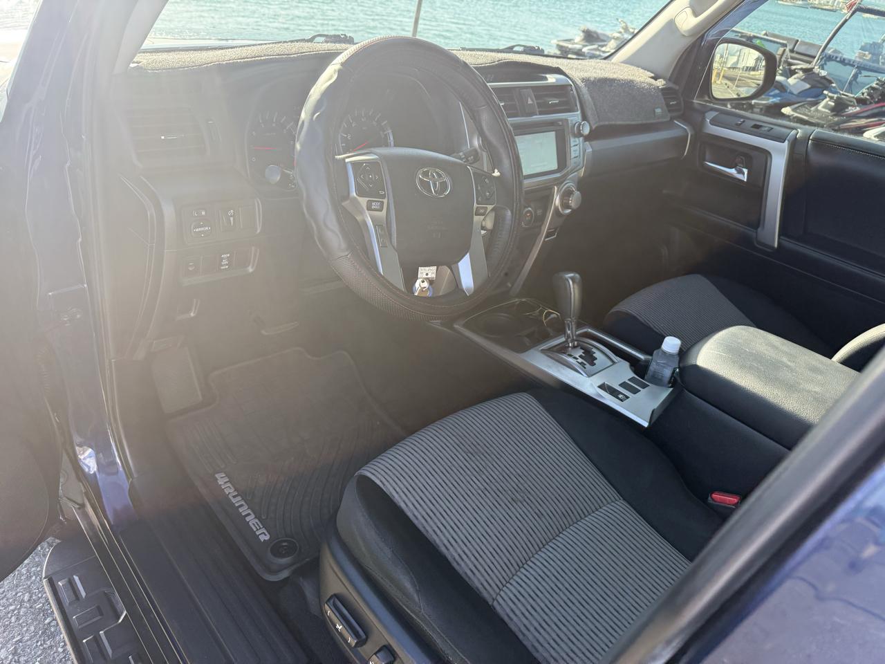 Toyota 4Runner SR5 2WD 2014