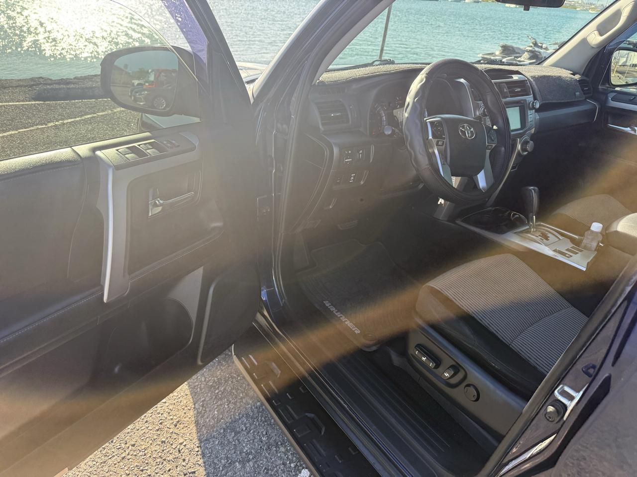 Toyota 4Runner SR5 2WD 2014