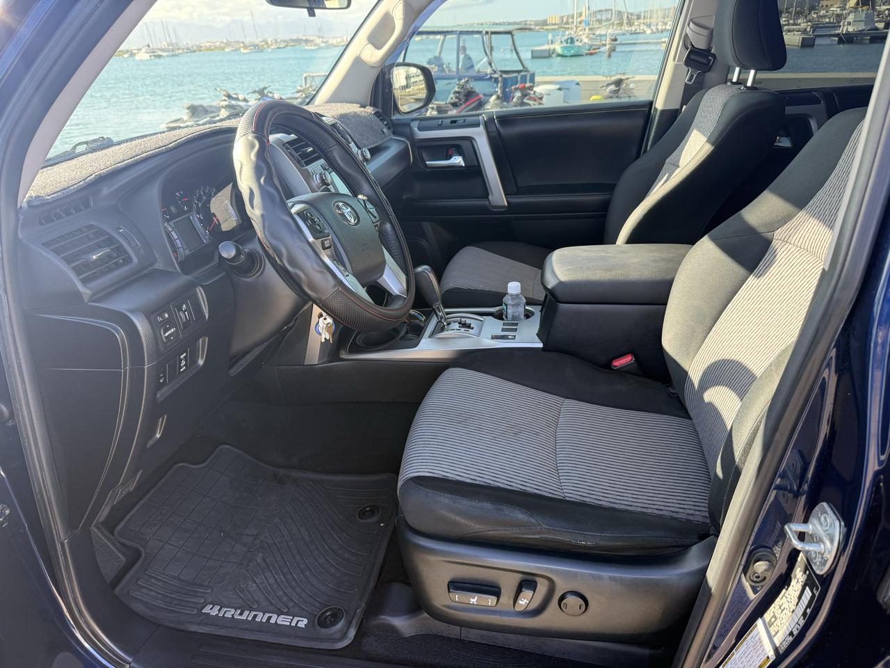 Toyota 4Runner SR5 2WD 2014