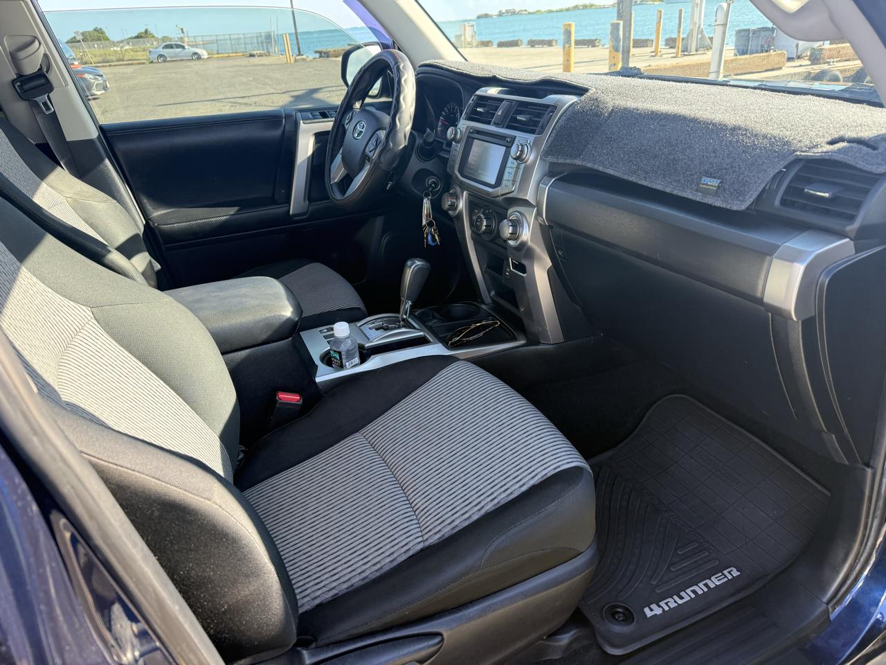 Toyota 4Runner SR5 2WD 2014