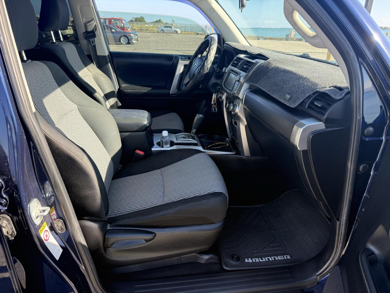 Toyota 4Runner SR5 2WD 2014