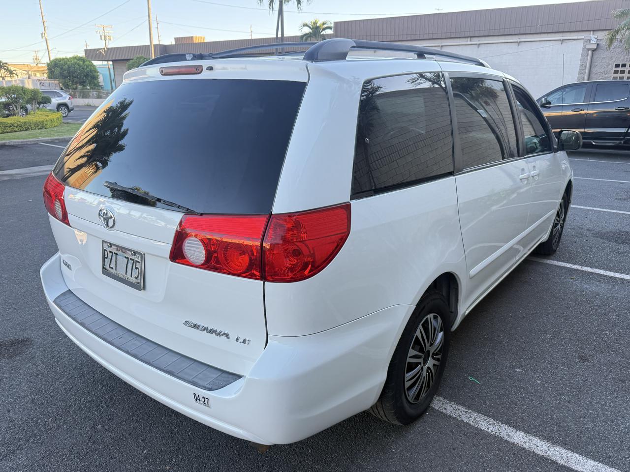 Toyota Sienna LE - 7 Passenger 2010