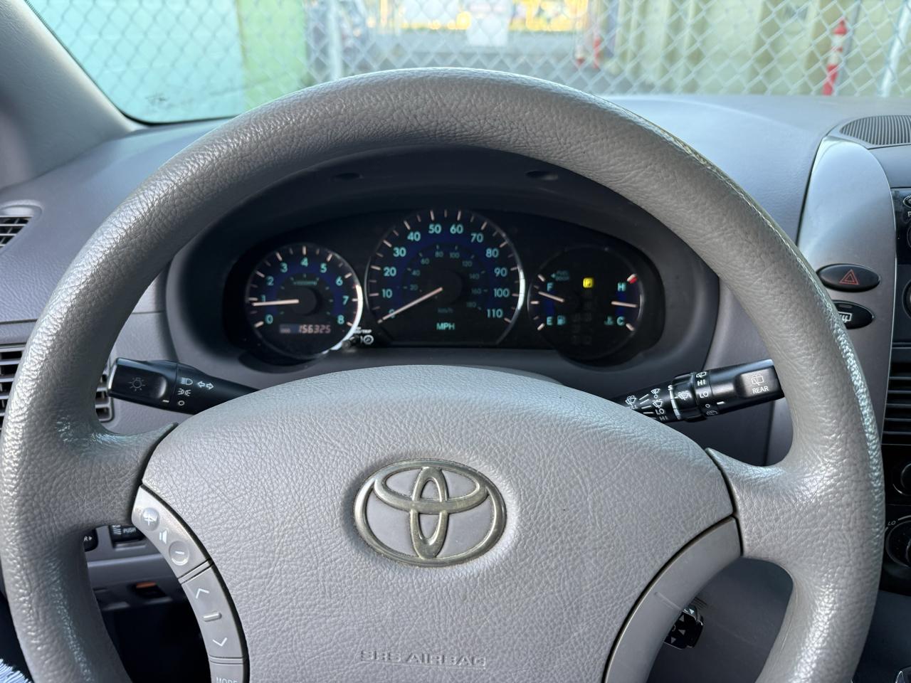 Toyota Sienna LE - 7 Passenger 2010