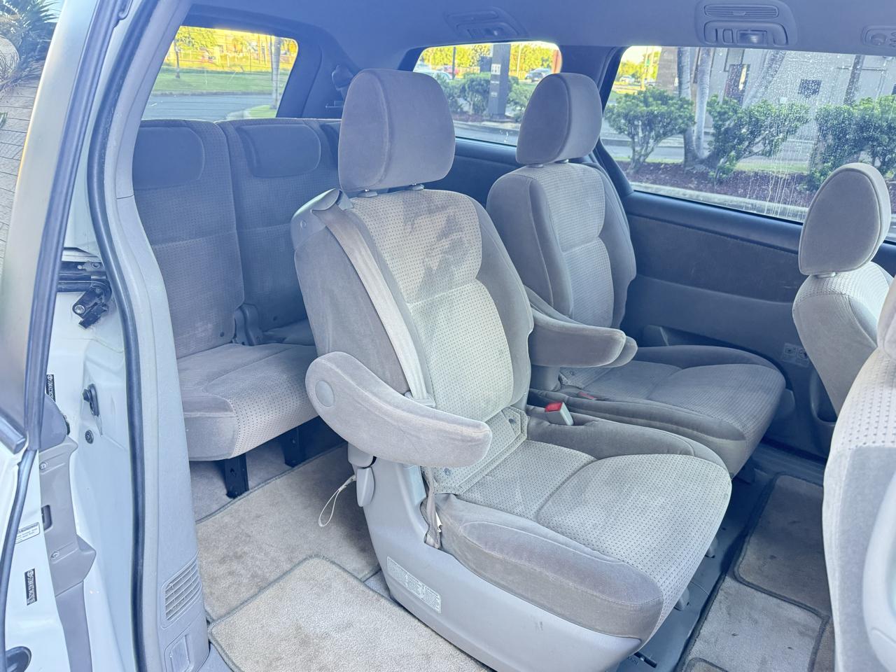 Toyota Sienna LE - 7 Passenger 2010