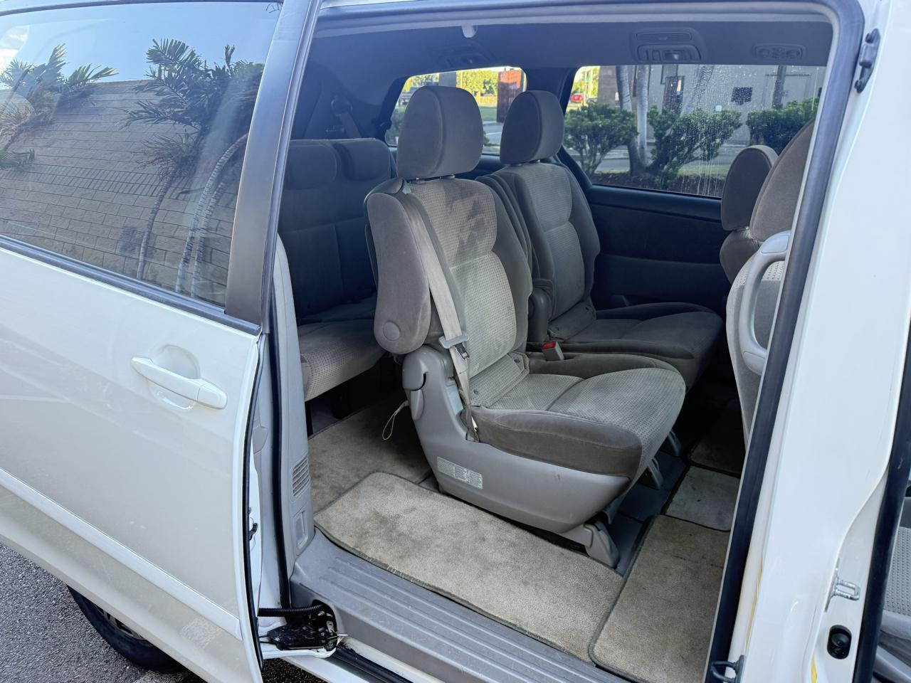 Toyota Sienna LE - 7 Passenger 2010