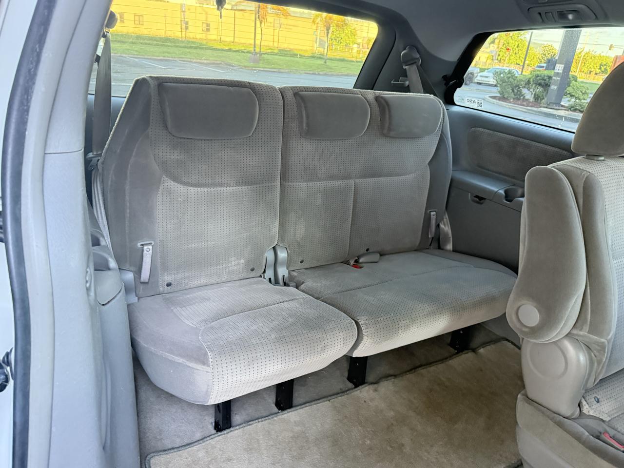 Toyota Sienna LE - 7 Passenger 2010
