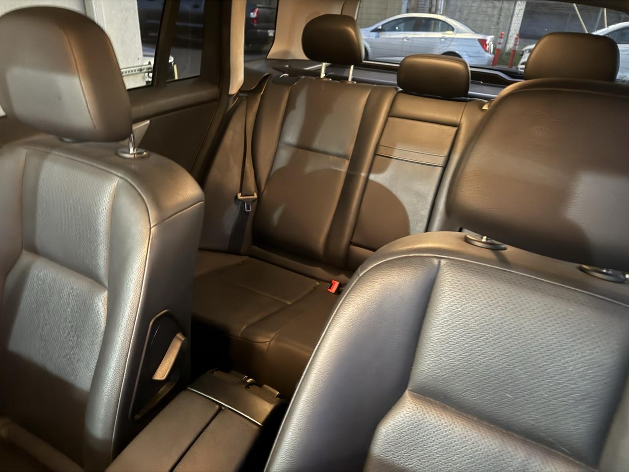 Mercedes-Benz GLK-Class GLK350 2010