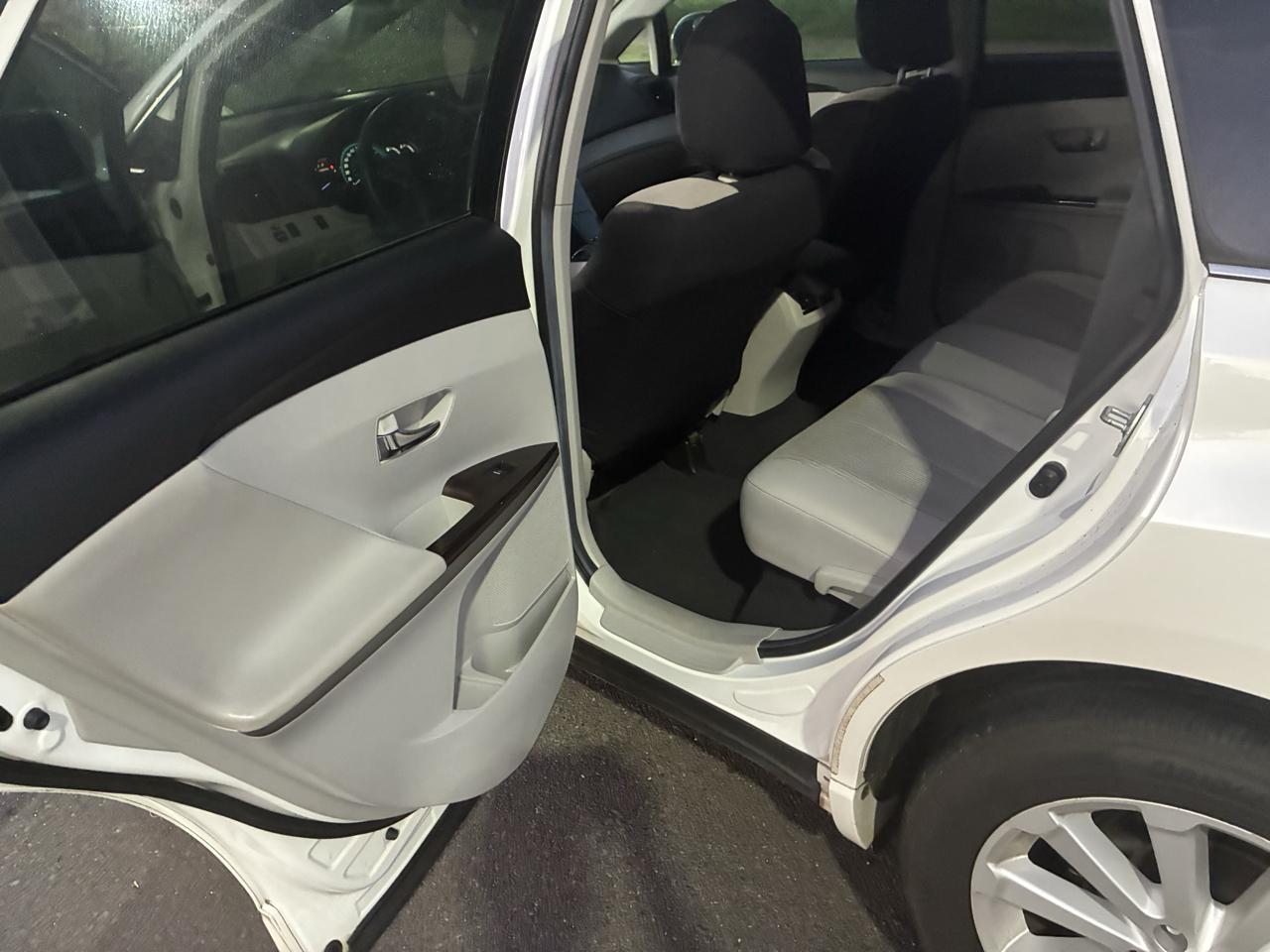 Toyota Venza FWD I4 2011