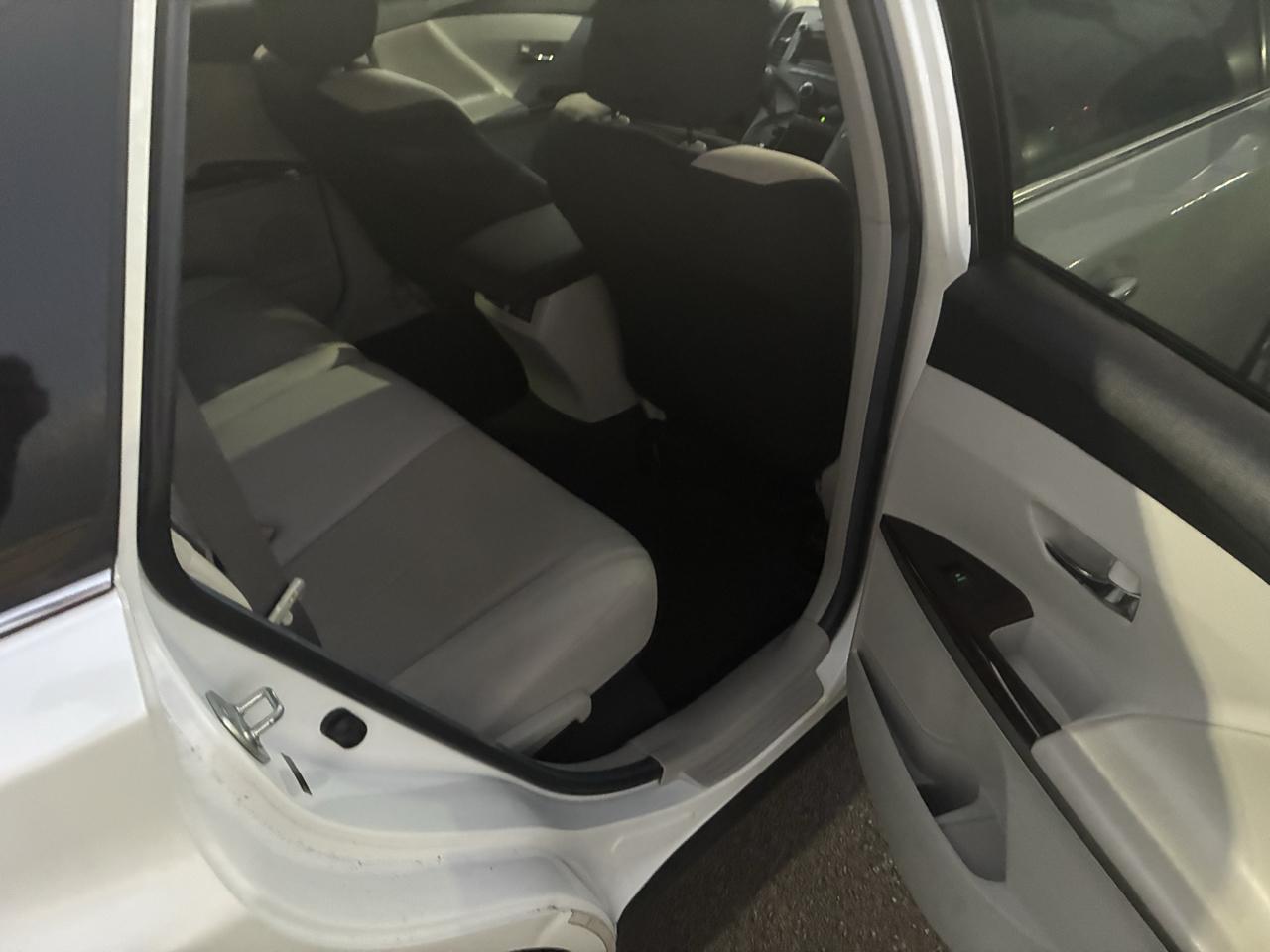 Toyota Venza FWD I4 2011