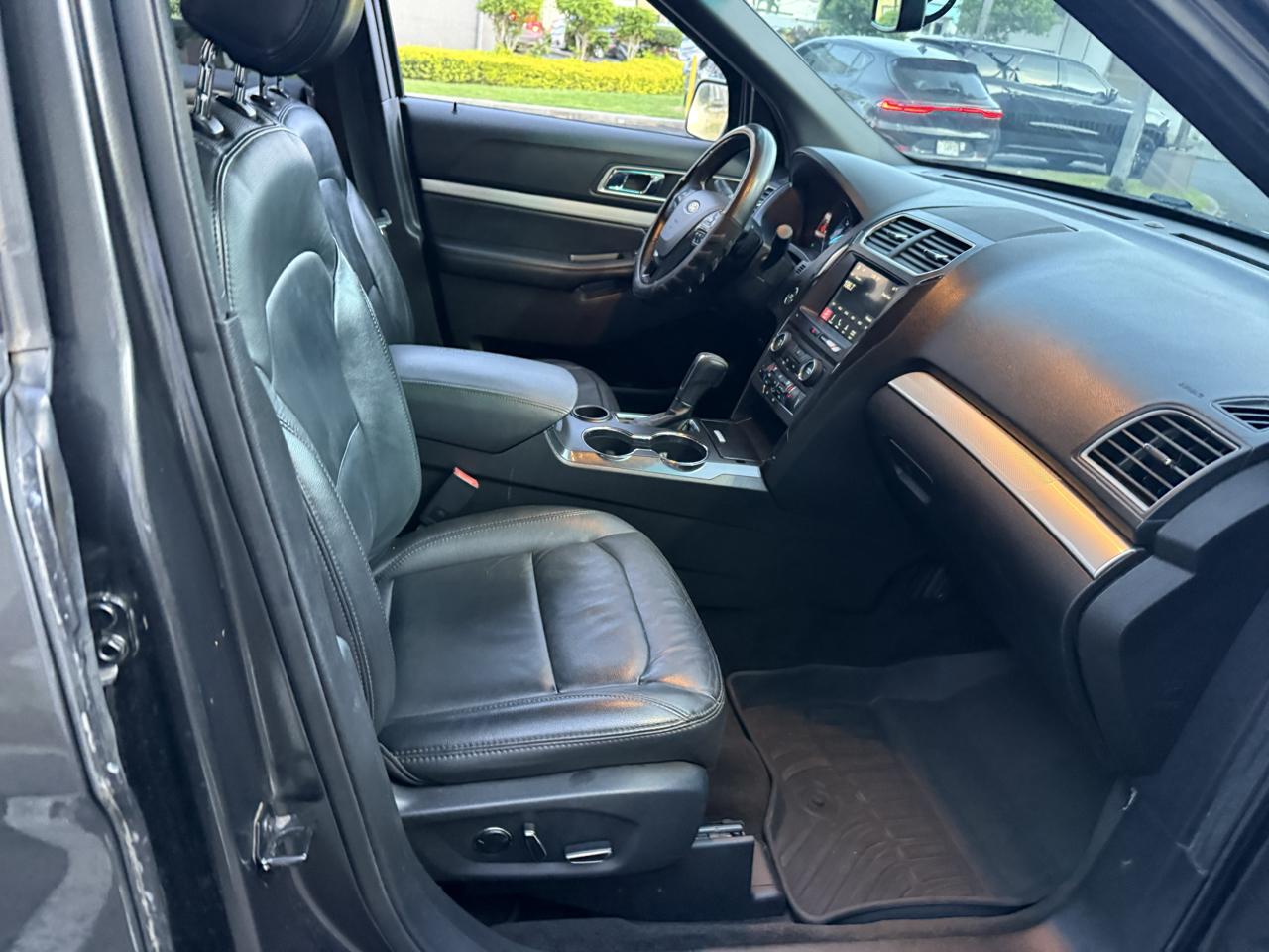 Ford Explorer XLT 2WD 2017