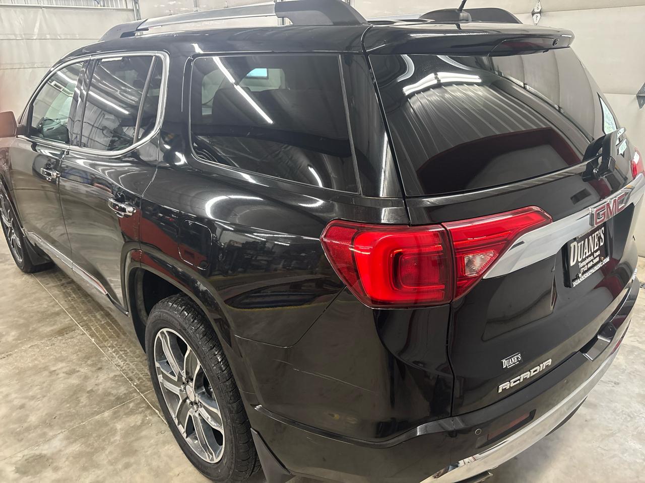 GMC Acadia Denali AWD 2017