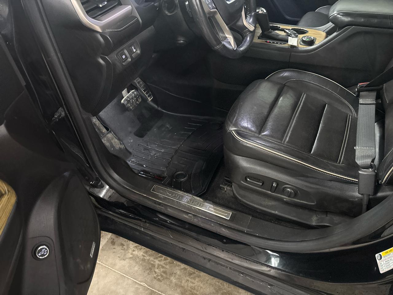 GMC Acadia Denali AWD 2017