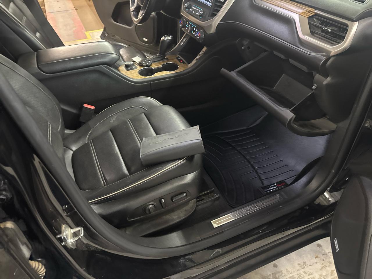 GMC Acadia Denali AWD 2017