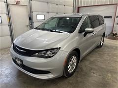 2022 Chrysler Voyager 