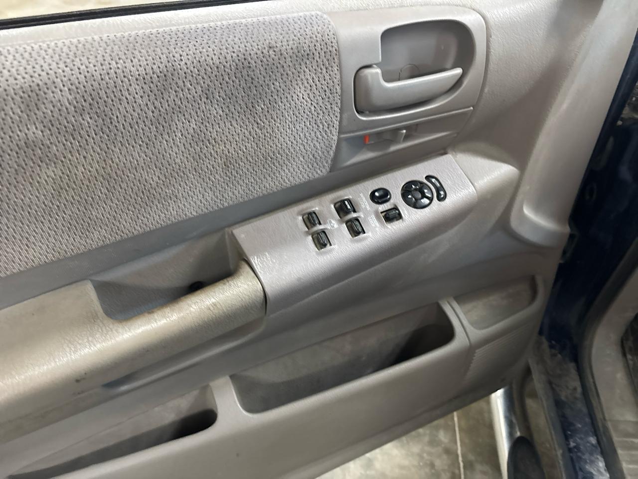 Dodge Dakota Quad Cab 4WD 2001