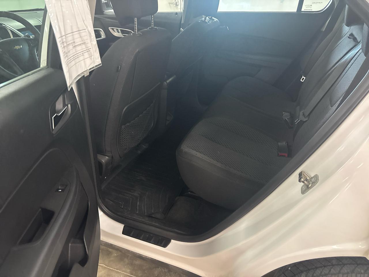 Chevrolet Equinox LS 2WD 2012