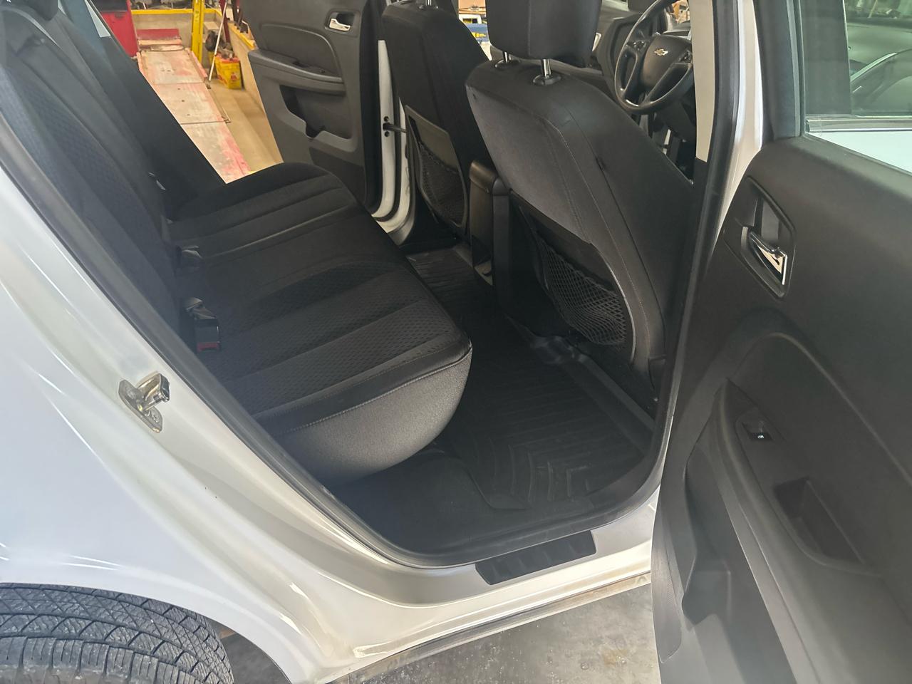 Chevrolet Equinox LS 2WD 2012