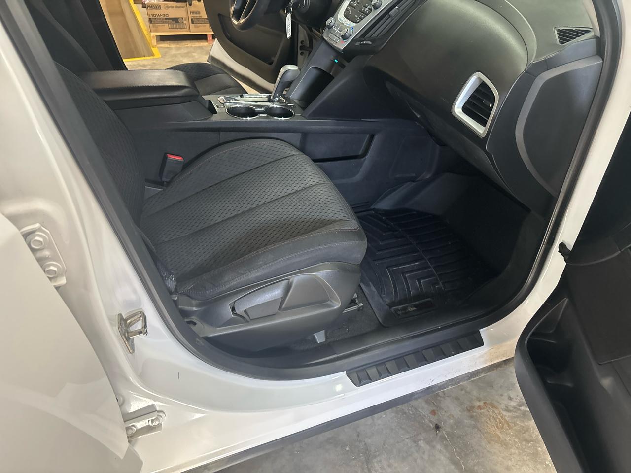 Chevrolet Equinox LS 2WD 2012