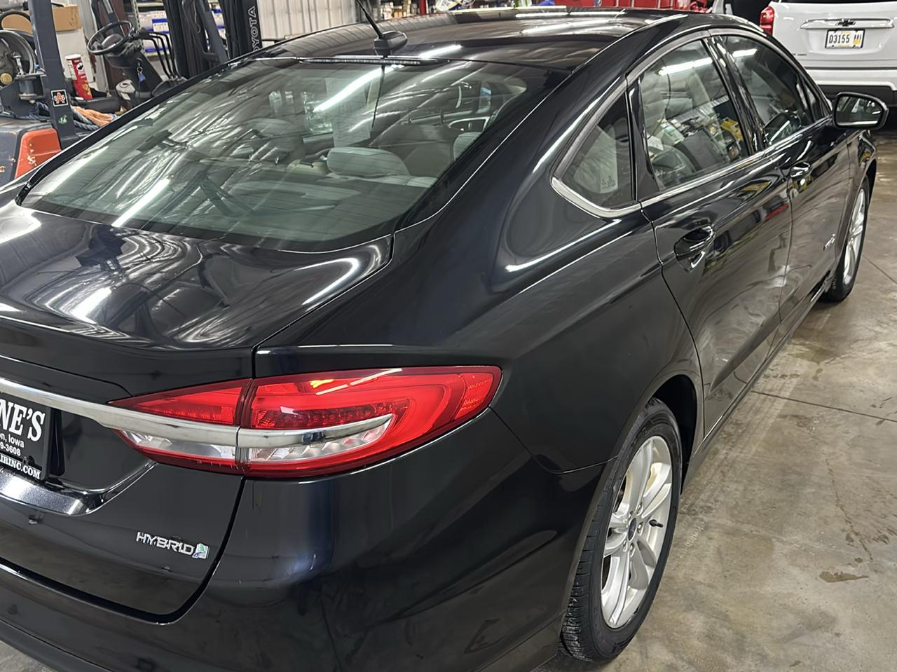 Ford Fusion Hybrid S 2018