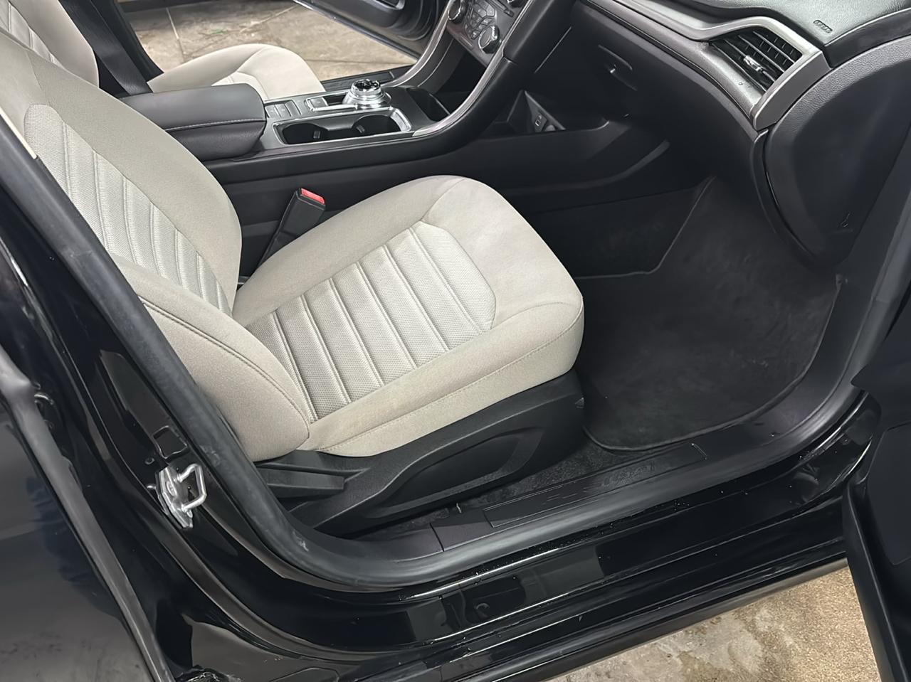 Ford Fusion Hybrid S 2018