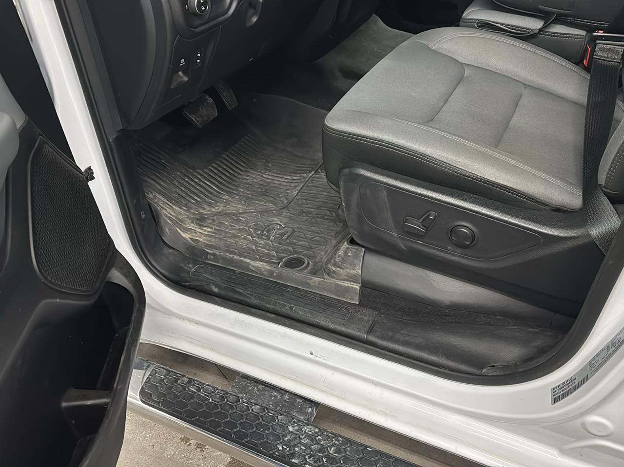 RAM 1500 Big Horn Quad Cab 4WD 2022