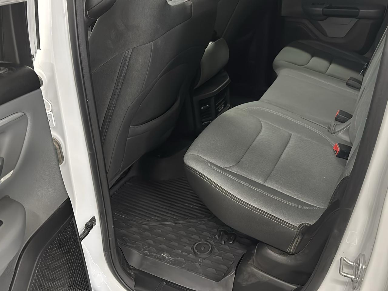 RAM 1500 Big Horn Quad Cab 4WD 2022