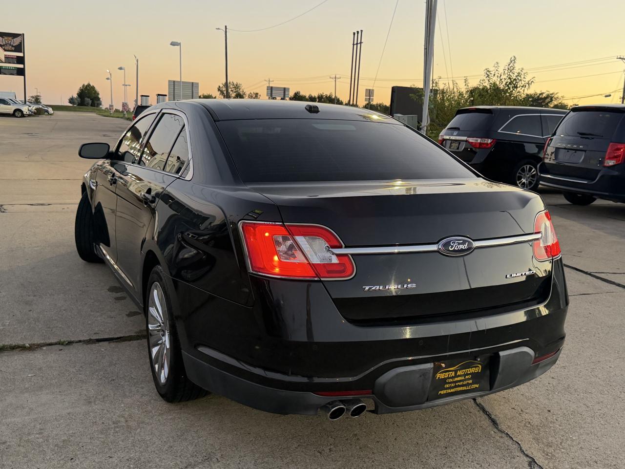 Ford Taurus 4dr Sdn Limited FWD 2010