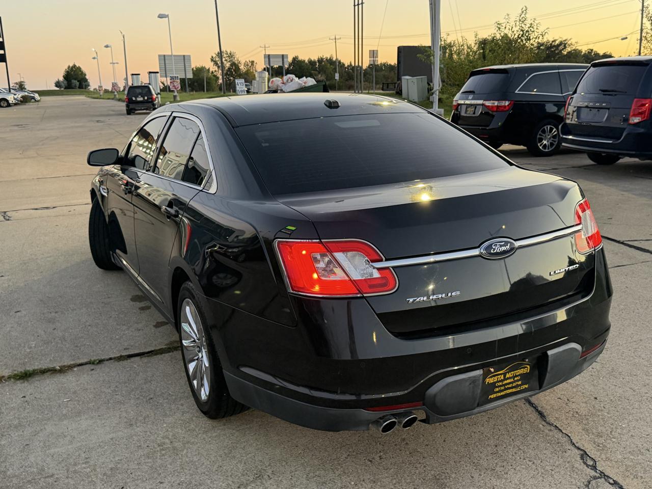 Ford Taurus 4dr Sdn Limited FWD 2010