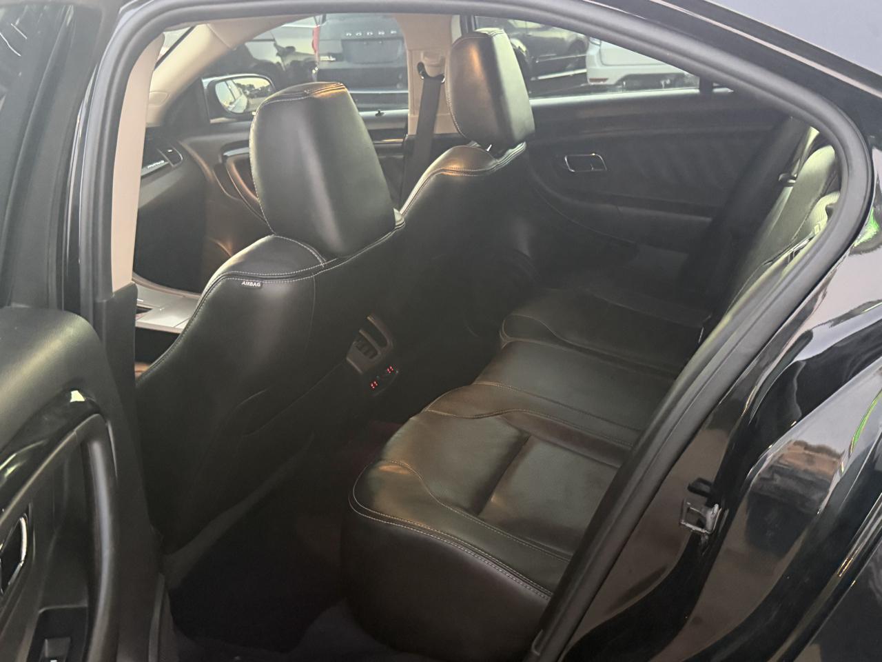 Ford Taurus 4dr Sdn Limited FWD 2010