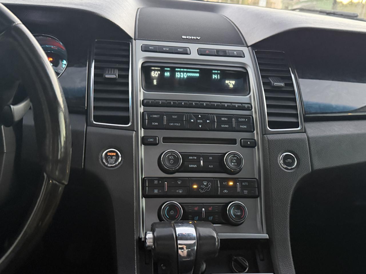 Ford Taurus 4dr Sdn Limited FWD 2010