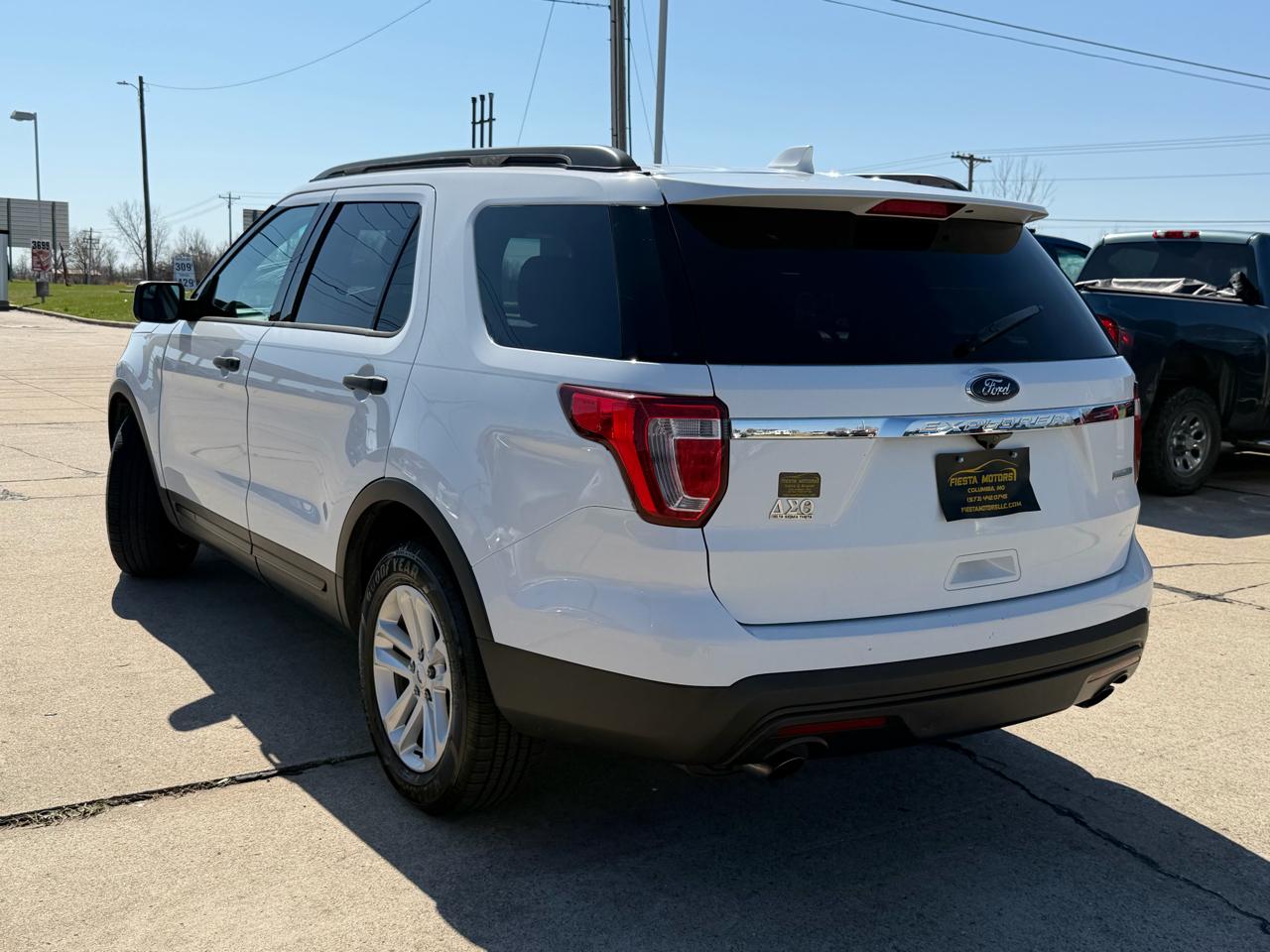Ford Explorer Base FWD 2016