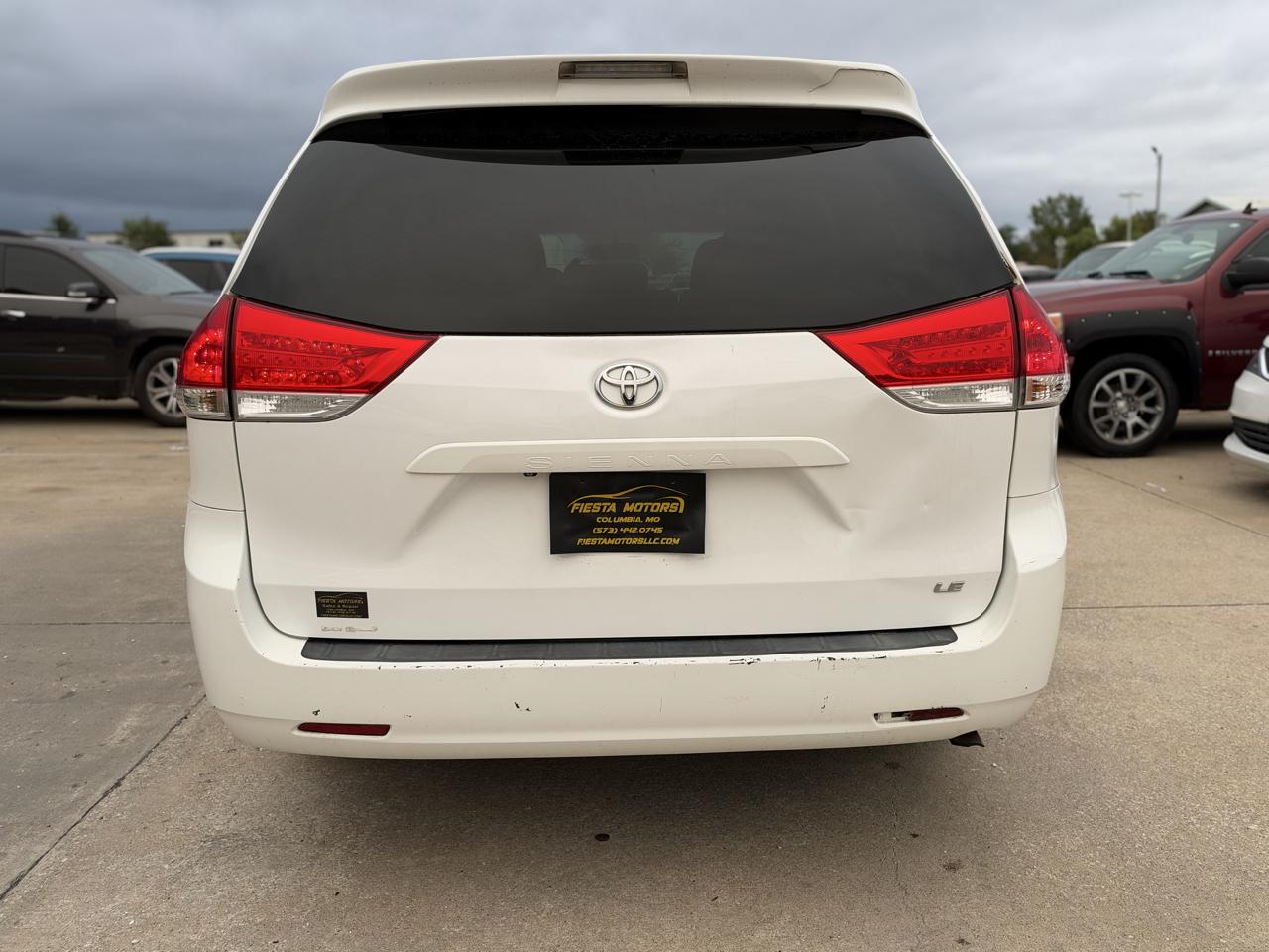 Toyota Sienna LE FWD 8-Passenger V6 2013