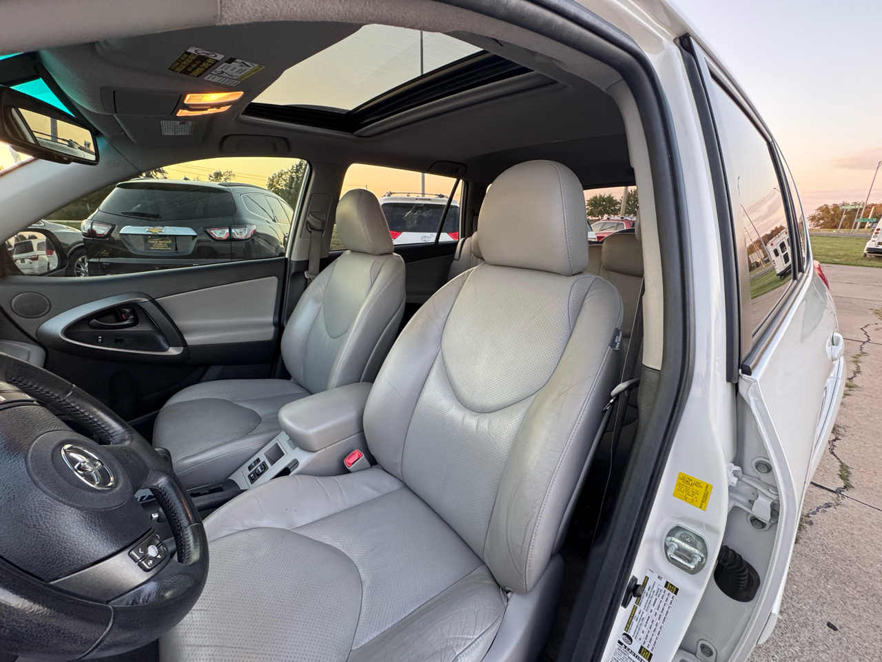 Toyota RAV4 Limited V6 4WD 2011 Toyota RAV4 Limited V6 4WD 2011