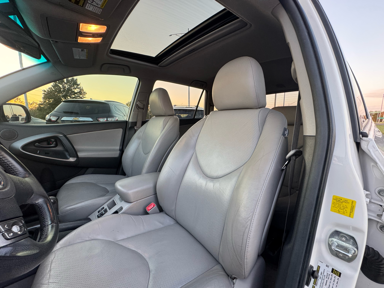 Toyota RAV4 Limited V6 4WD 2011 Toyota RAV4 Limited V6 4WD 2011