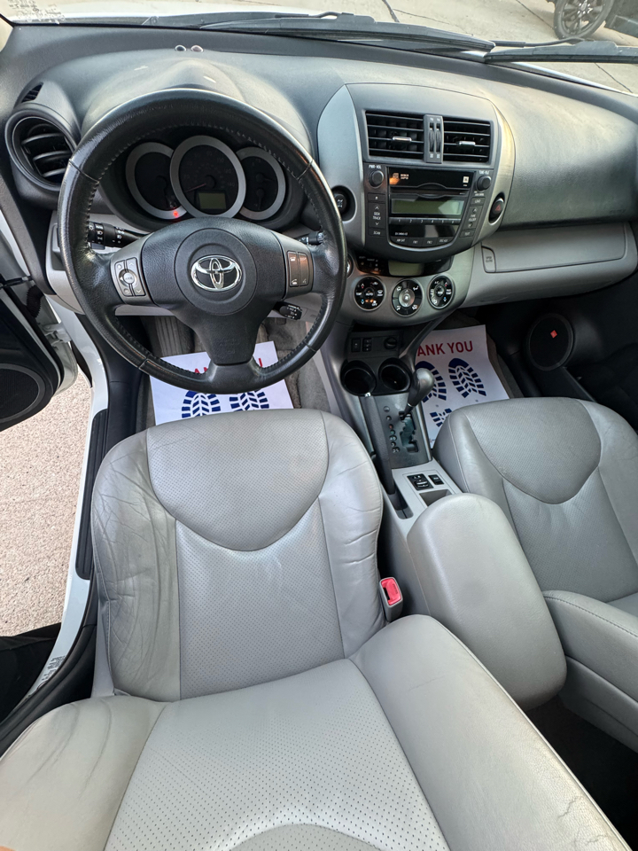 Toyota RAV4 Limited V6 4WD 2011 Toyota RAV4 Limited V6 4WD 2011