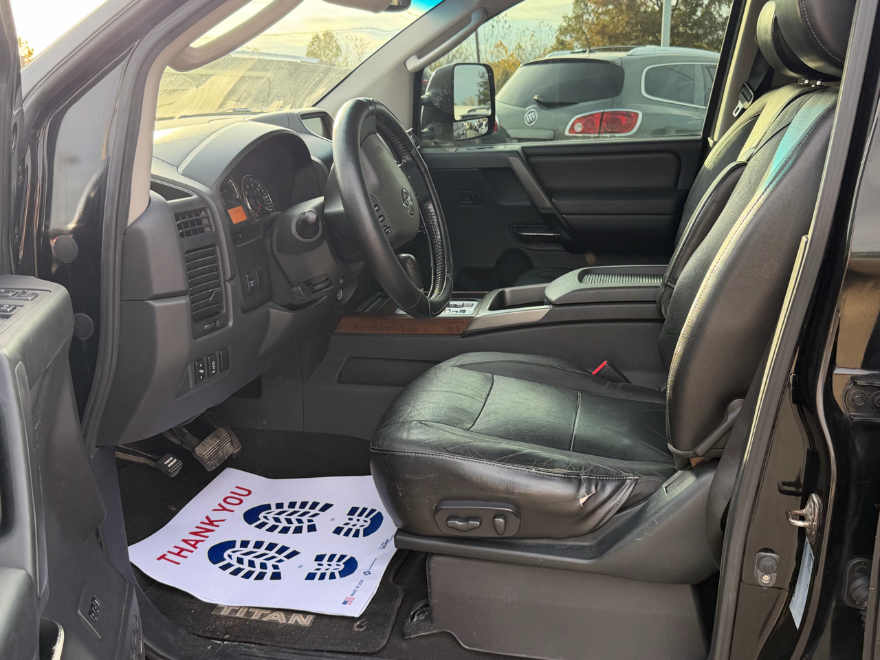 Nissan Titan PRO-4X Crew Cab 4WD SWB 2010