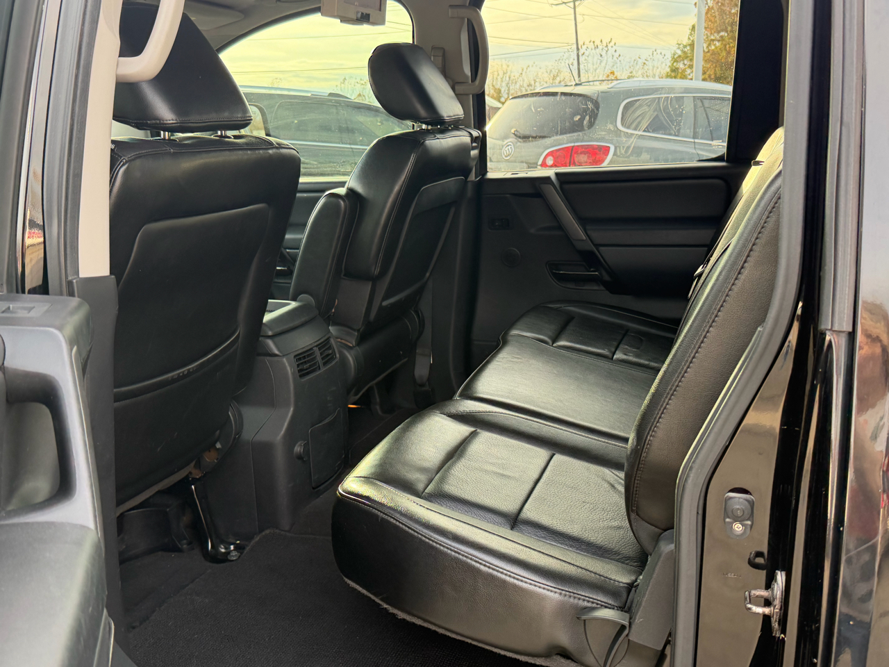 Nissan Titan PRO-4X Crew Cab 4WD SWB 2010