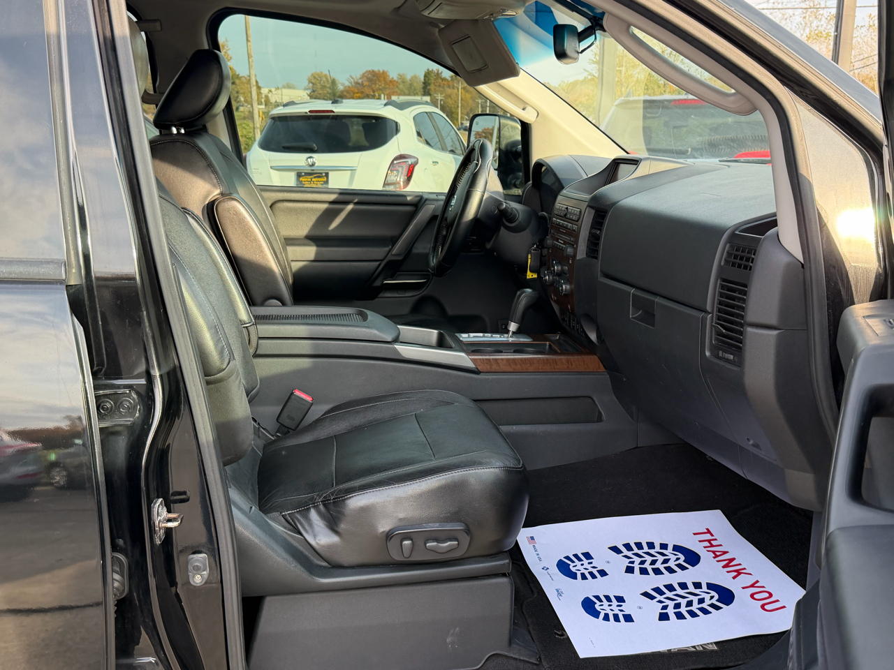 Nissan Titan PRO-4X Crew Cab 4WD SWB 2010