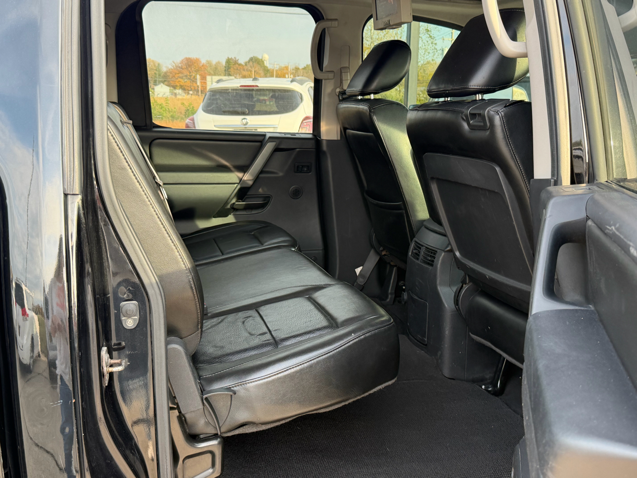 Nissan Titan PRO-4X Crew Cab 4WD SWB 2010