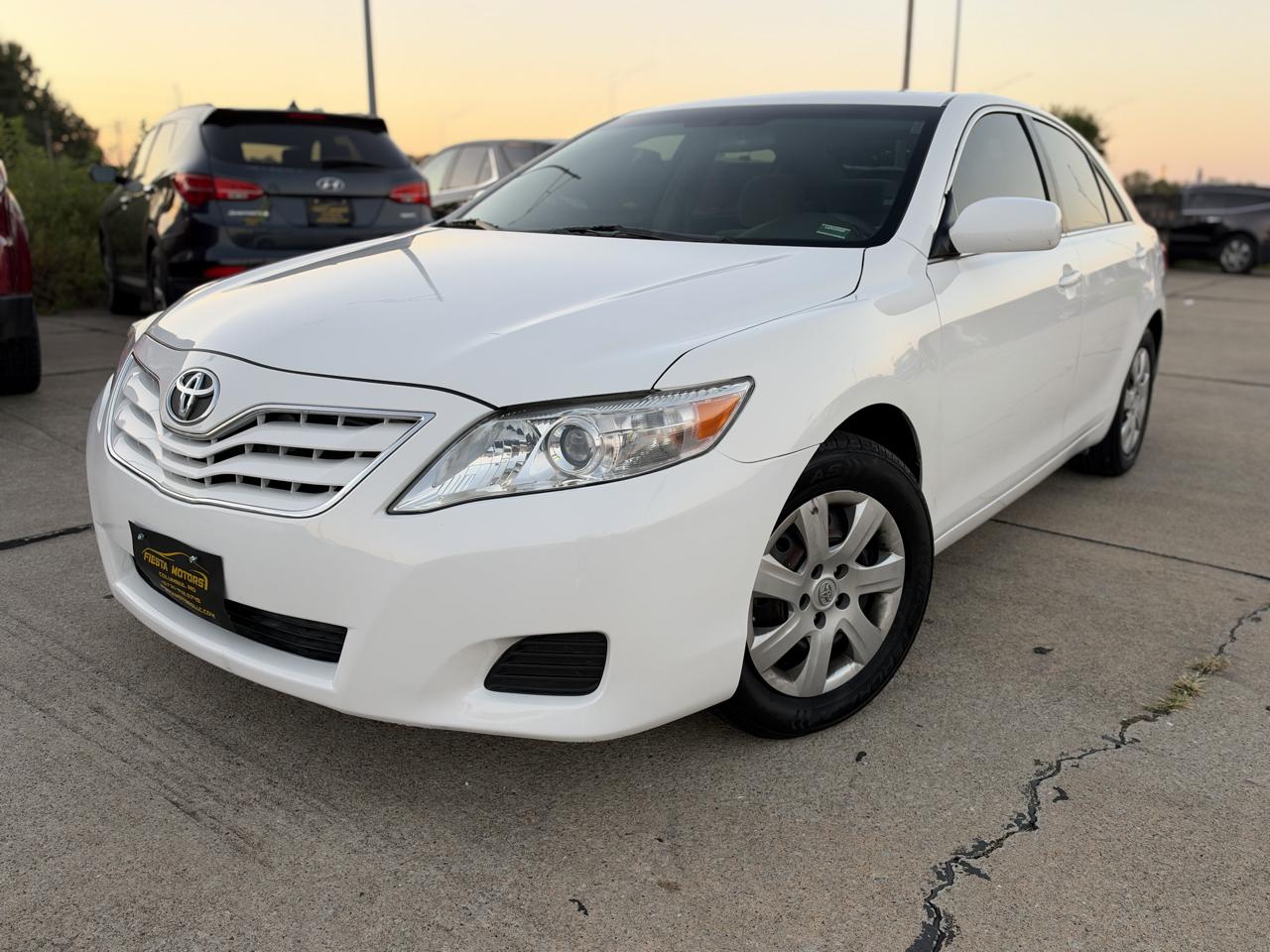 Toyota Camry Base 6-Spd AT 2011